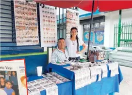  ?? CORTESÍA MARICRUZ CALDERÓN. ?? Don Isidro tiene 40 años de dedicarse a la venta de lotería en Puerto Viejo de Sarapiquí.
