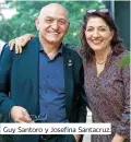  ??  ?? Guy Santoro y Josefina Santacruz.