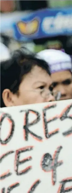  ?? AFP ?? Años de protestas. Manifestac­ión en Manila reclamando justicia en una visita del emperador Akihito