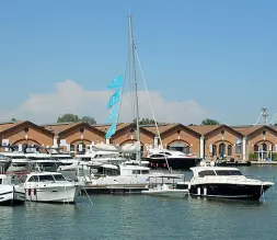  ?? (Vision) ?? Per sognare Le barche all’Arsenale di Venezia per il Salone Nautico. Da oggi la fiera di tutto ciò che fa tendenza in mare