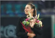  ?? REUTERS ?? Sharapova soaks up the applause at the Mubadala World Tennis Championsh­ip in Abu Dhabi, United Arab Emirates, in December last year — one of the final events she competed in.