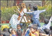  ?? SANCHIT KHANNA/HT ?? First Lady Melania Trump during an interactio­n with students of Delhi’s Sarvodaya Co-ed Sr Secondary School.