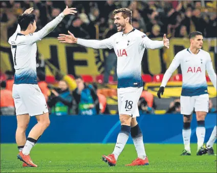  ?? FOTO: EFE ?? La celebració­n de Son y Llorente El surcoreano marcó el primer tanto ante el Borussia Dortmund y el navarro, el tercero