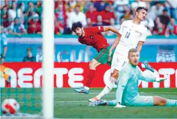  ?? ?? Gonçalo Guedes assinou o segundo golo de Portugal, após passe de Bernardo Silva