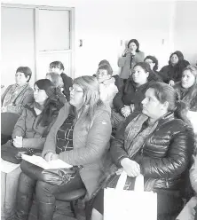  ??  ?? ALREDEDOR DE 40 MUJERES participar­on en la Gobernació­n del Biobío en este primer diálogo provincial.