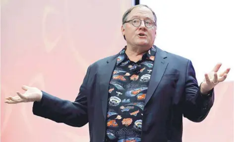  ??  ?? ► John Lasseter, hasta algunos días el elogiado director creativo de animación en Disney y Pixar.