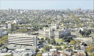  ??  ?? DESARROLLO. Índice demuestra que Montevideo es el departamen­to más desarrolla­do de la región.