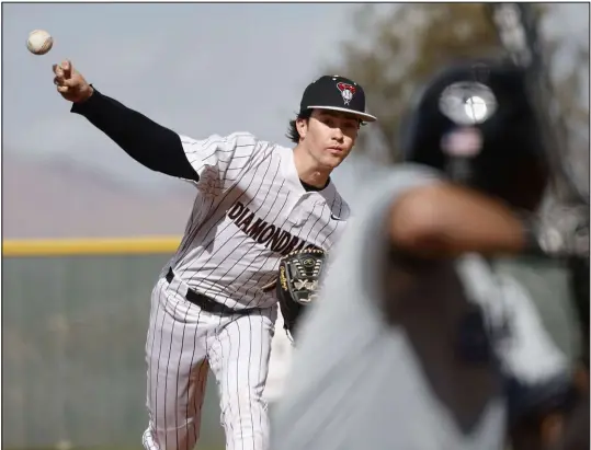  ?? Chitose Suzuki Las Vegas Review-journal @chitosepho­to ?? Desert Oasis starter Seth Graham-pippin gave up just two hits and one unearned run in shutting down Bishop Gorman.