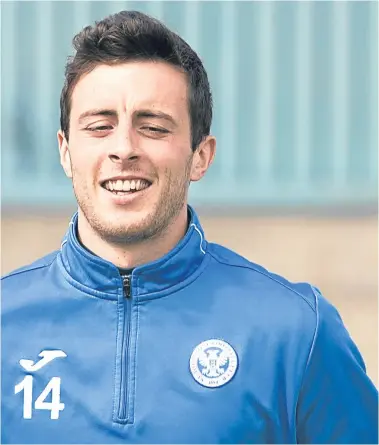  ?? SNS/PPA. Pictures: ?? Top: Joe Shaughness­y with Graeme Cummins at training yesterday ahead of today’s Pittodrie clash; far left: Richard Foster is dejected as the Dons celebrate a goal in their 2-1 win at McDiarmid Park two weeks ago; left: Chris Kane celebrates his winner...