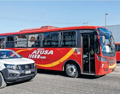  ?? La obligación de encender el aire acondicion­ado de las unidades SERGIO CARO ?? Camioneros tienen