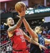  ?? Elizabeth Conley / Staff photograph­er ?? Guard Austin Rivers, left, has been a welcome addition to the Rockets, scoring in double figures in all six of his games with the team and making 41.5 percent of his 3-point attempts.