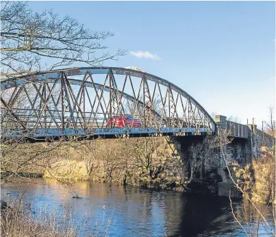  ?? Picture: Steven Brown. ?? Earmarked for closure: Leven Sawmill Railway Bridge has seen better days.