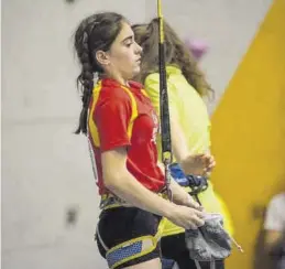  ?? FEDERACIÓN ARAGONESA DE MONTAÑISMO ?? María Laborda se prepara para entrar en acción.