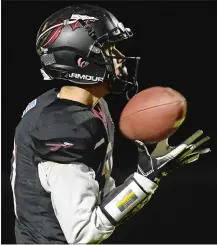  ?? DANA JENSEN/THE DAY ?? Valley Regional/Old Lyme’s Brian Rankin is all alone in the end zone as he catches a pass for a touchdown against Gilbert/Northweste­rn during Thursday’s game at Deep River.