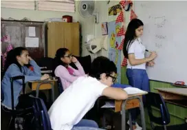  ??  ?? En las aulas los alumnos deberán mantener 1,8 metros de distancia.