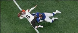  ?? RICH HUNDLEY III — FOR THE TRENTONIAN ?? Giants defensive lineman Dexter Lawrence, right, sacks Browns quarterbac­k Baker Mayfield at MetLife Stadium on Dec. 20.