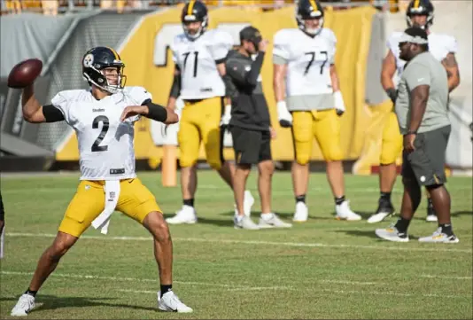  ?? Emily Matthews/Post-Gazette ?? The Steelers defense got to quarterbac­k Mason Rudolph for two intercepti­ons on Friday at Heinz Field.