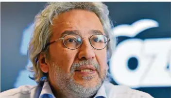  ?? FOTO: BÄNSCH/DPA ?? Seit 2016 lebt Can Dündar in Deutschlan­d. Die türkischen Behörden fordern seine Auslieferu­ng.