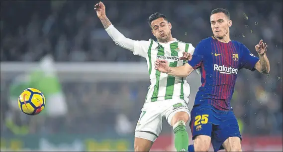  ?? FOTO: GETTY ?? Mala suerte para Vermaelen El central belga tuvo que ser sustituido antes de que acabara la primera mitad por notar unas molestias en el bíceps de la pierna izquierda