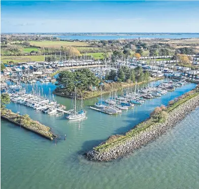  ?? ?? Emsworth Yacht Harbour