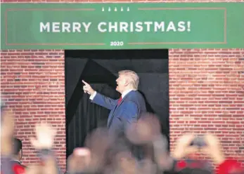  ?? FOTO: SCOTT OLSON/GETTY IMAGES/AFP ?? Schon in seinem ersten Wahlkampf machte Donald Trump das „Merry Christmas“zum Thema – auch für die Wahlen 2020 spielt der „Weihnachts­krieg“eine Rolle.