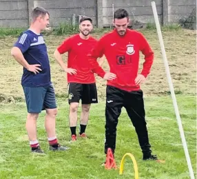  ??  ?? Breather
Jonny Diack, Chris Phillibin and Callum McLean in training