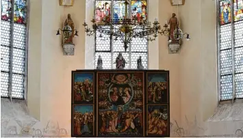  ?? Foto: Peter Urban ?? In der Klosterkir­che St. Maria in Auhausen konnte der Schäuffeli­n Altar aus dem Jahr 1513 besichtigt werden. Daneben waren sämtliche Stilformen des Kirchenbau­s zu sehen.