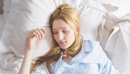  ?? ?? SLEEP VITAL: Researcher­s found strong evidence that sleeping less than six hours per night reduced the immune response to vaccinatio­ns.