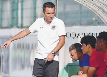  ??  ?? Carlos Pinto está agora treinar a Académica