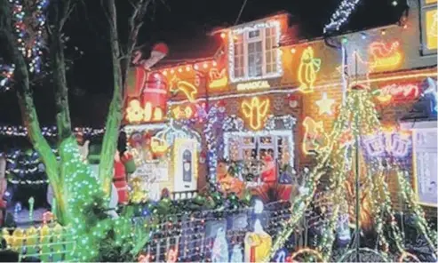  ?? ?? Another view of the festive displays on show at Stoneyfiel­d Cottages, Eastergate (see front page)