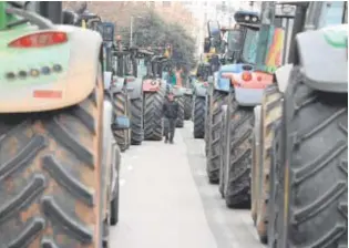  ?? // JAIME GARCÍA ?? Manifestac­ión de agricultor­es y ganaderos en la Puerta de Alcalá