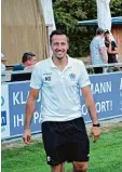  ??  ?? Trainer Marian Dischl hatte gut lachen. Er konnte mit der Leistung seines Teams gegen Haunstette­n zufrieden sein.