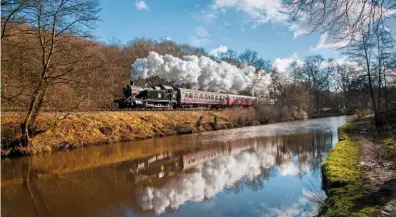  ?? ROBERT FALCONER ?? ‘42XX’ 2‑8‑0T No. 4277 runs alongside the Caldon Canal during its farewell gala at the Churnet Valley Railway on February 4.