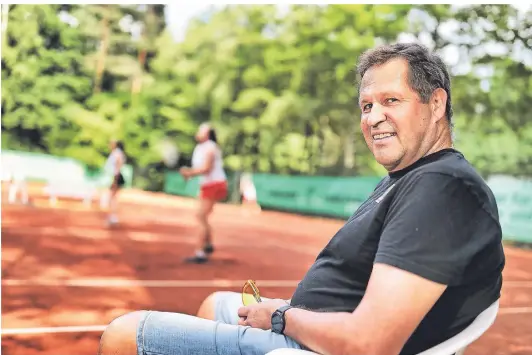  ?? RP-FOTO: ARCHIV/KÖHLEN ?? Christian Hohnhold, hier als Trainingsz­uschauer in 2020,
hofft auf einen schönen Tennissomm­er.