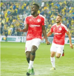  ??  ?? HAPOEL BEERSHEBA midfielder John Ogu celebrates after scoring the winner in last night’s 2-1 victory over Maccabi Tel Aviv in Netanya.