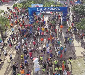  ??  ?? Miércoles 25 de julio de 2018 Éxito familiar. El año pasado se llevó a cabo la primera Kid’s Run, enfocada en el medio ambiente, donde participar­on más de 400 personas.