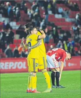  ?? FOTO: X. JURIO ?? El Cádiz se impuso en el Nou Estadi a un Nàstic que sigue hundido en la tabla