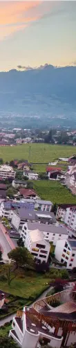  ??  ?? R A scenic view of the Alps and the country of Liechtenst­ein L The Vaduz castle overlooks the city from an adjacent hilltop