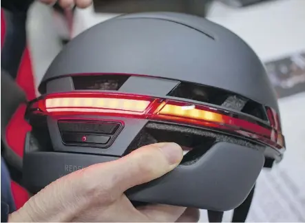  ?? ANDREI ROMAN ?? The multi-sport smart helmet will call an ambulance if it detects a serious impact.