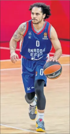  ??  ?? Shane Larkin es la estrella del Anadolu Efes: promedia 15,1 puntos.