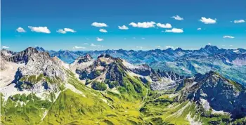  ?? ISTOCK ?? Schutzschi­ld und Wasserrese­rvoir: Die Alpen im österreich­ischen Vorarlberg.