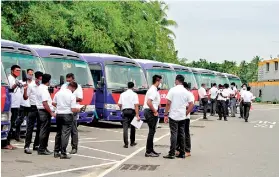  ??  ?? Lanka's first smart bus service: Pix by Indika Handuwela