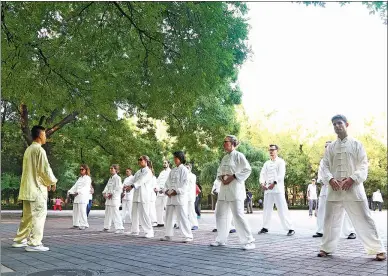  ?? PROVIDED TO CHINA DAILY ?? Foreign students experience Tai Chi in China as a part of culture studies during the CKGSB China Start program.