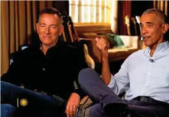  ?? ?? Bruce Springstee­n (links) und Barack Obama, ehemaliger Präsident der USA, verbindet eine tiefe Freundscha­ft.
FOTO: CBS SUNDAY MORNING / DPA