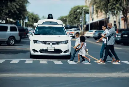  ?? BILD: WAYMO ?? Kalifornie­n är ”epicentrum” för utveckling­en av självköran­de bilar. Där rullar bland annat taxibilarn­a från Googles företag för autonoma fordon, Waymo.