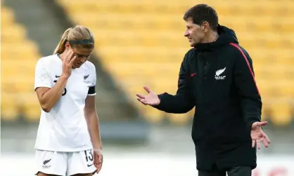  ??  ?? Coach Andreas Heraf talks to Rosie White during the internatio­nal friendly defeat to Japan. Photograph: Hagen Hopkins/Getty Images