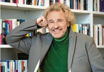  ??  ?? Foto: Sven Hoppe, dpa Nach vielen Samstagabe­nd-Shows im deutschen Fernsehen versucht Moderator Thomas Gottschalk es nun mit einer Literaturs­endung im Bayerische­n Rundfunk.