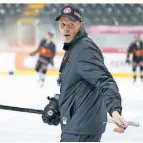  ?? FOTO: DPA ?? Toni Söderholm leitet bereits das Training beim SC Bern.