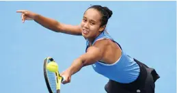  ?? MICHAEL ERREY/AFP ?? BELUM TERUJI: Finalis grand slam Amerika Serikat (AS) Terbuka 2021 Leylah Fernandez kalah di babak pertama grand slam Australia Terbuka kemarin (18/1).