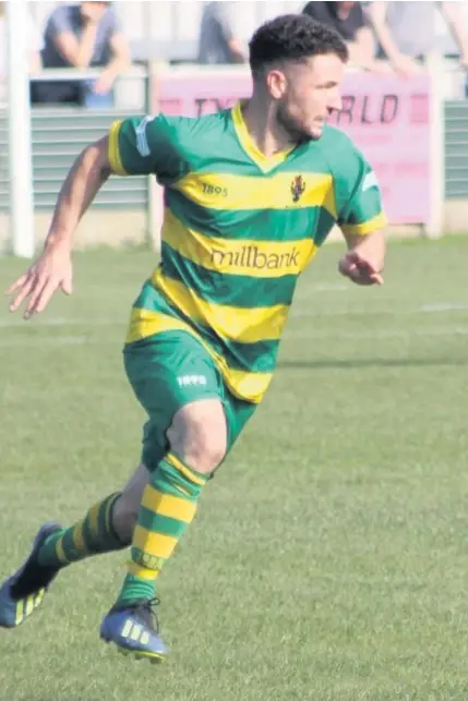  ?? Tom Paul ?? Paul Shanley got the ball rolling for the Linnets in the 4-4 draw with Clitheroe